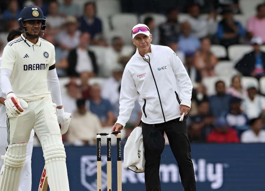 India Takes Lead in Second Innings