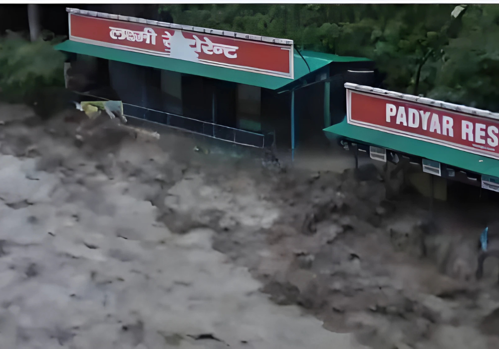 देहरादून बादल फटा