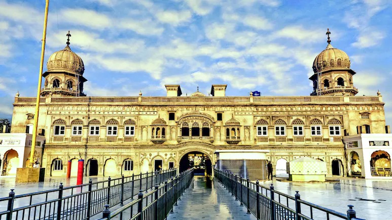 क्यों पाकिस्तान ने 2000 से ज्यादा सिखों को वीजा दिया